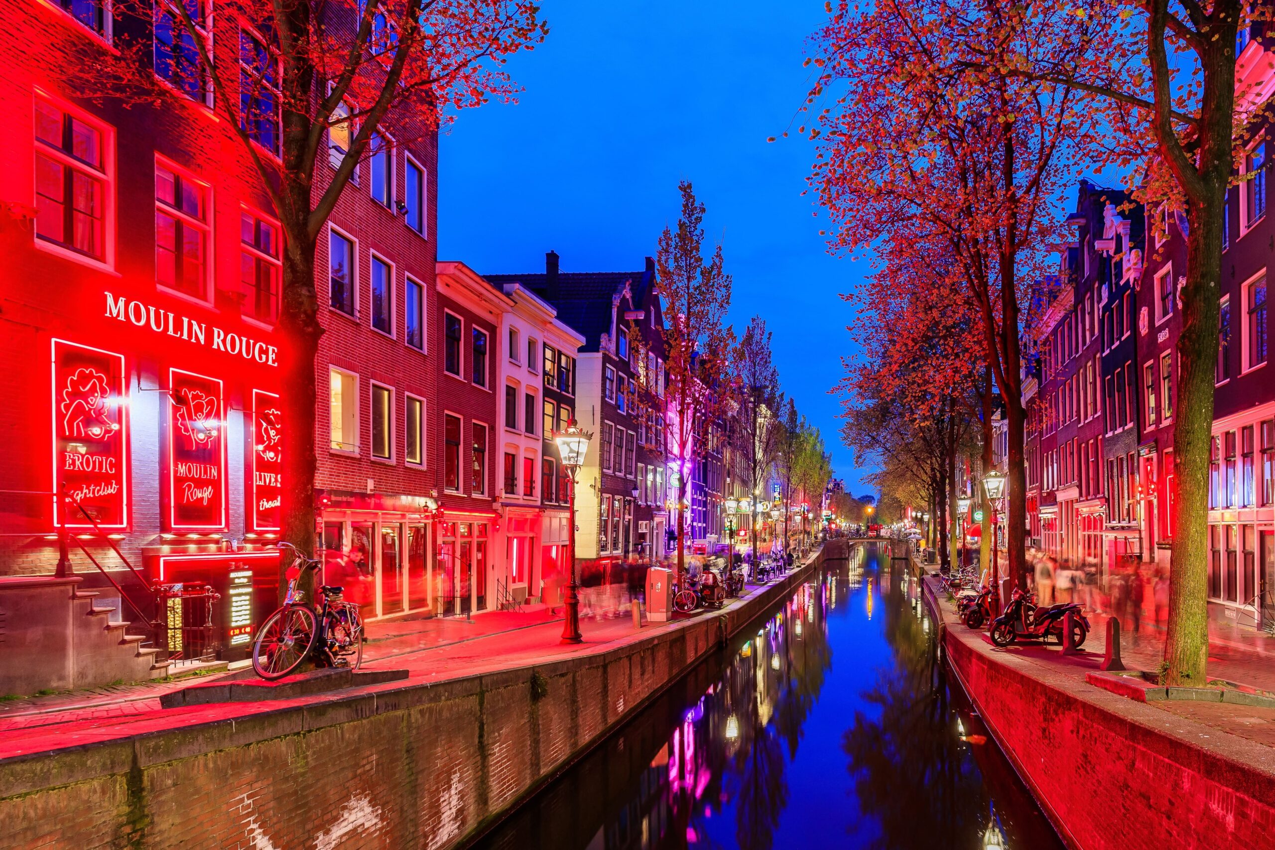 free tour guide to amsterdam - red light district