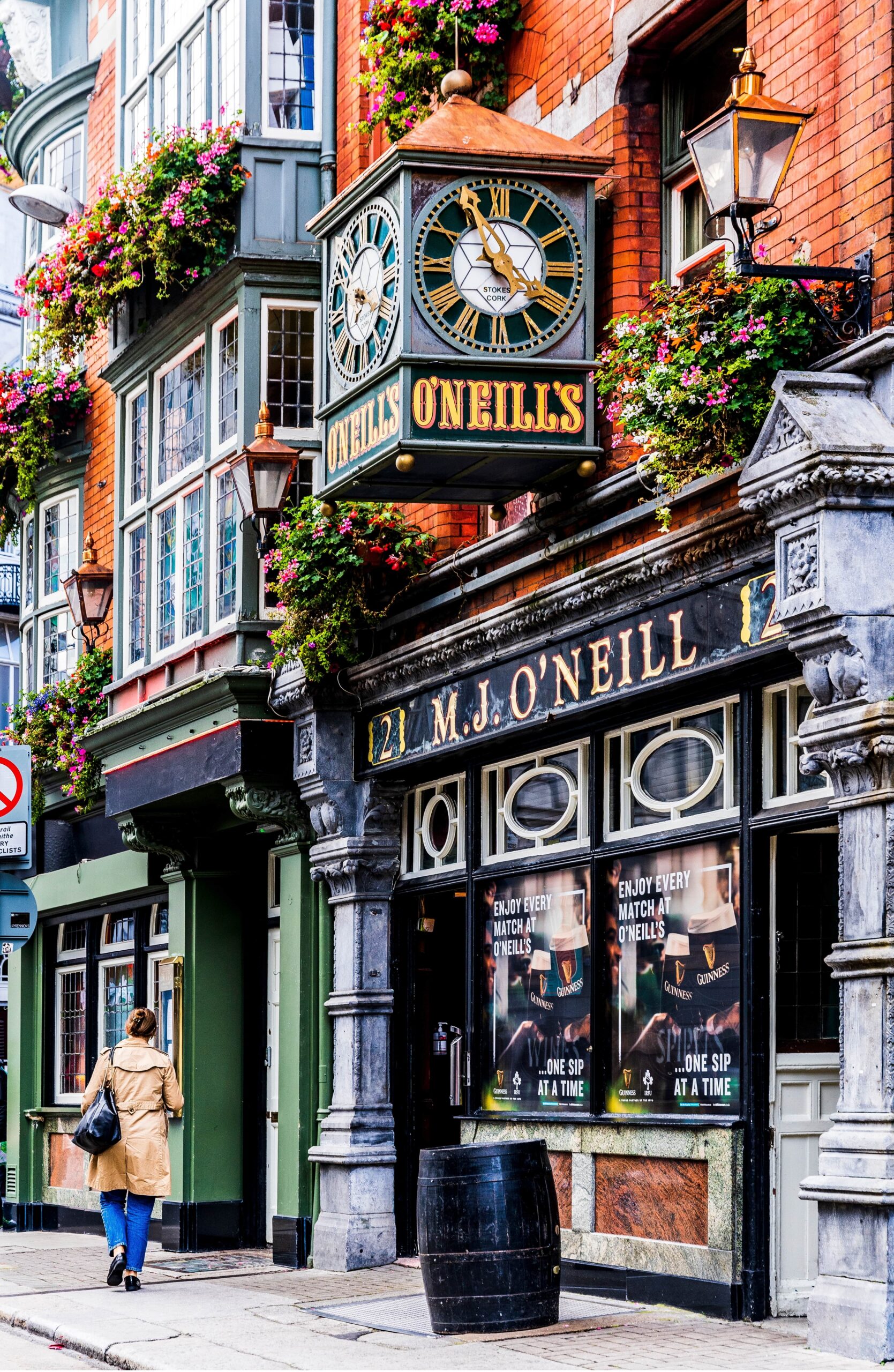 free tour guide to dublin - Oneill Pub